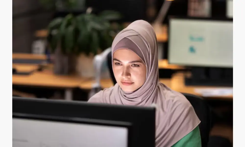 چالشها و فرصتهای بانوان کارآفرین ایرانی در سال 1404